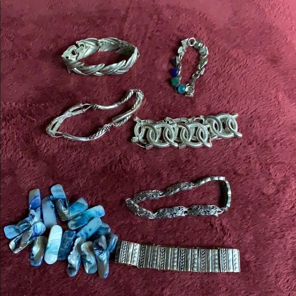 Bundle of bracelets need work - Picture 3 of 3